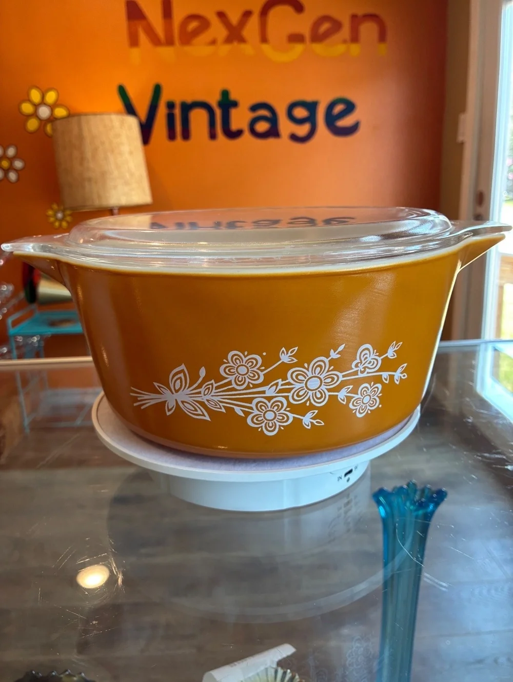 Pyrex Vintage Butterfly Gold 2.5L Round Casserole Dish w/Lid 1979